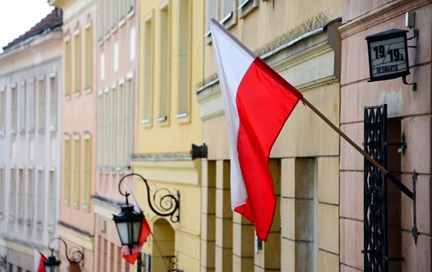 Польща випустить посібник на випадок війни