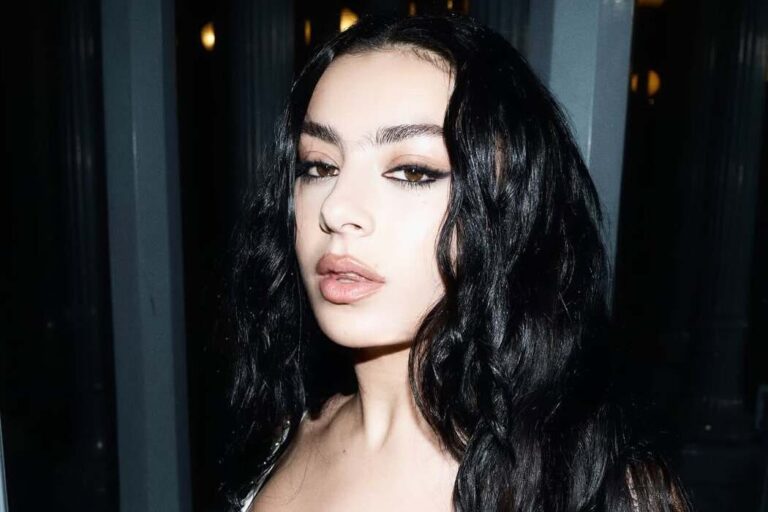 Співачка Charli XCX вийшла заміж