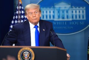 Трамп передумав. США знову постачають зброю