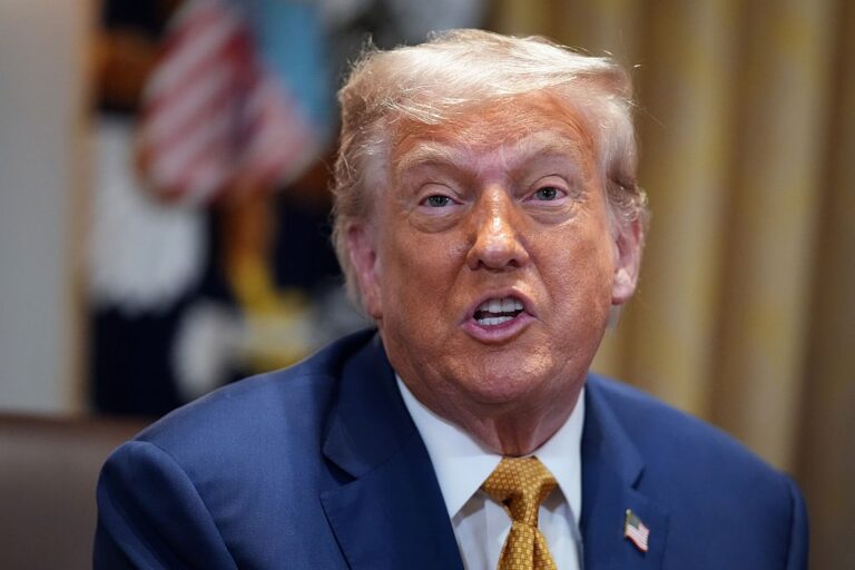 Трамп пригрозив Путіну “невеличким сюрпризом”