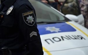 Новини Києва - У Києві чоловік демонстрував прапор із нацистською символікою