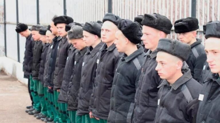 У РФ вигадали новий спосіб відправки в’язнів на війну – розвідка