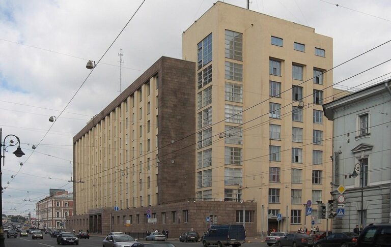 В Росії затримали туристів з Ізраїлю та США за танці будівлею ФСБ