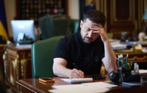 Зеленський ввів у дію нові санкції РНБО