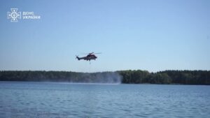 Для ліквідації наслідків удару по столиці залучалась авіація ДСНС України
