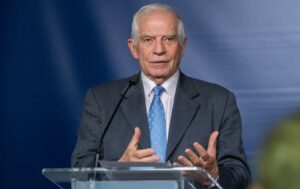 Боррель розповів про заморожену допомогу Україні