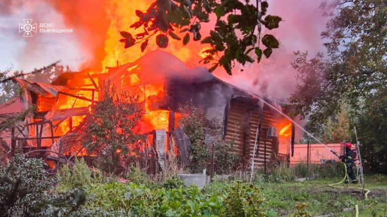 ДСНС показала наслідки удару по Львову