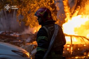 Київ під атакою балістики: чотири райони уражено