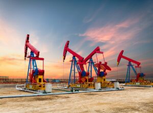 МЕА прогнозує рекордний профіцит нафти