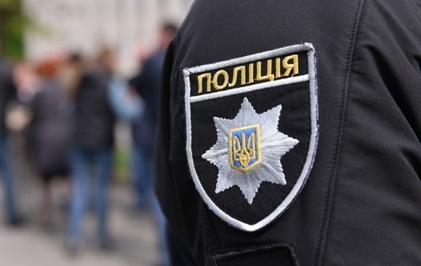 На Закарпатті виявили вбиту жінку та чоловіка з тяжким каліцтвом. Фото 18+