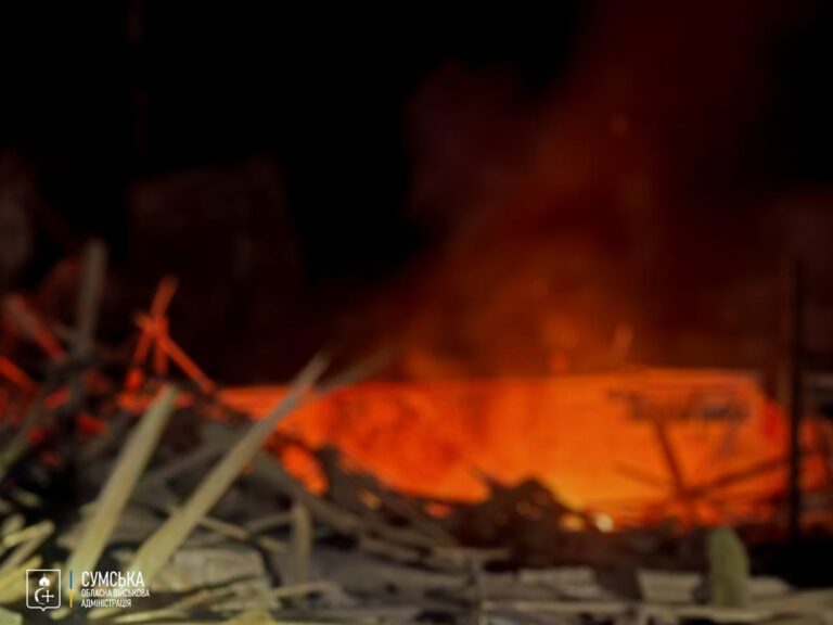 Суми майже добу під атакою РФ: численні пожежі