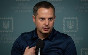 В НАБУ підтвердили обшуки в будинку Шурми
