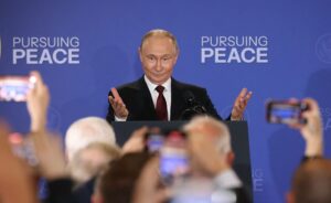 Військові витрати РФ залишаються рекордними – ЗМІ