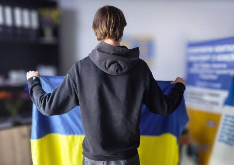 З окупації повернули дві групи українців