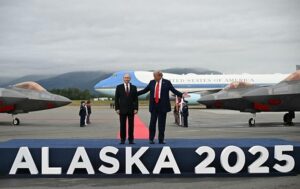 ЗМІ: Трамп сказав, що Путін вимагає від України віддати йому весь Донбас