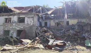 Зранку РФ вдарила по Херсону: є загиблі і поранені