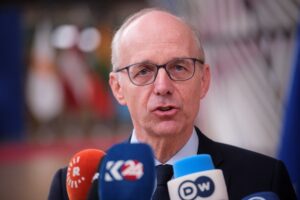 Люксембург дасть гроші на зброю для України