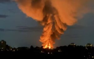 Потужний вибух прогримів на найбільшому заводі дронів у Британії