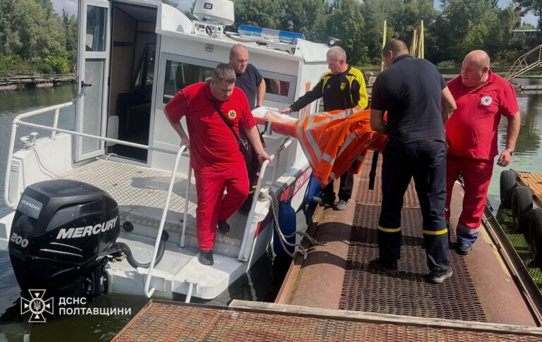Тимчасову переправу через Дніпро організовано в Кременчуці