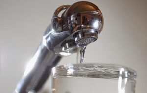 У Лозовій зросла кількість аварій на водогоні через перепади напруги