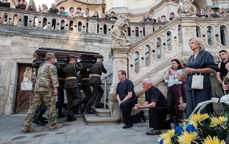 У Львові проходить церемонія прощання з Парубієм