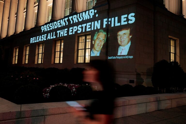 У США опублікували понад 30 тисяч документів у справі Епштейна