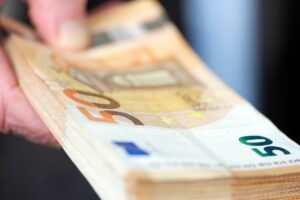 Україна вперше поверне з-за кордону кошти, вкрадені внаслідок корупції