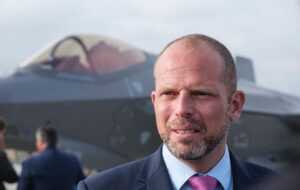 Новини світу - Глава Міноборони Бельгії пригрозив "зрівняти Москву з землею"