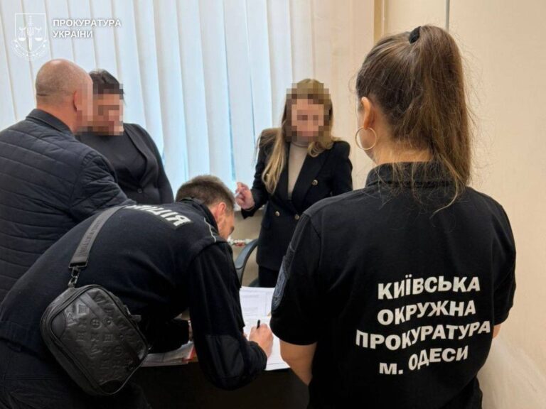 Масштабна схема в Одесі: підозру отримали 8 чиновників