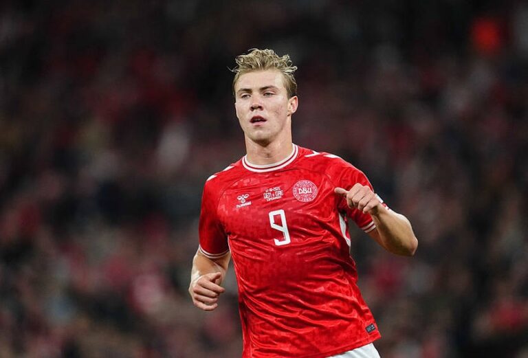 Наполі офіційно викупив данського форварда у МЮ