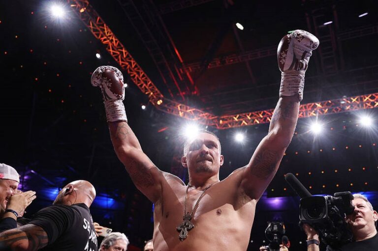 Представник Усика поділився планами чемпіона на майбутнє