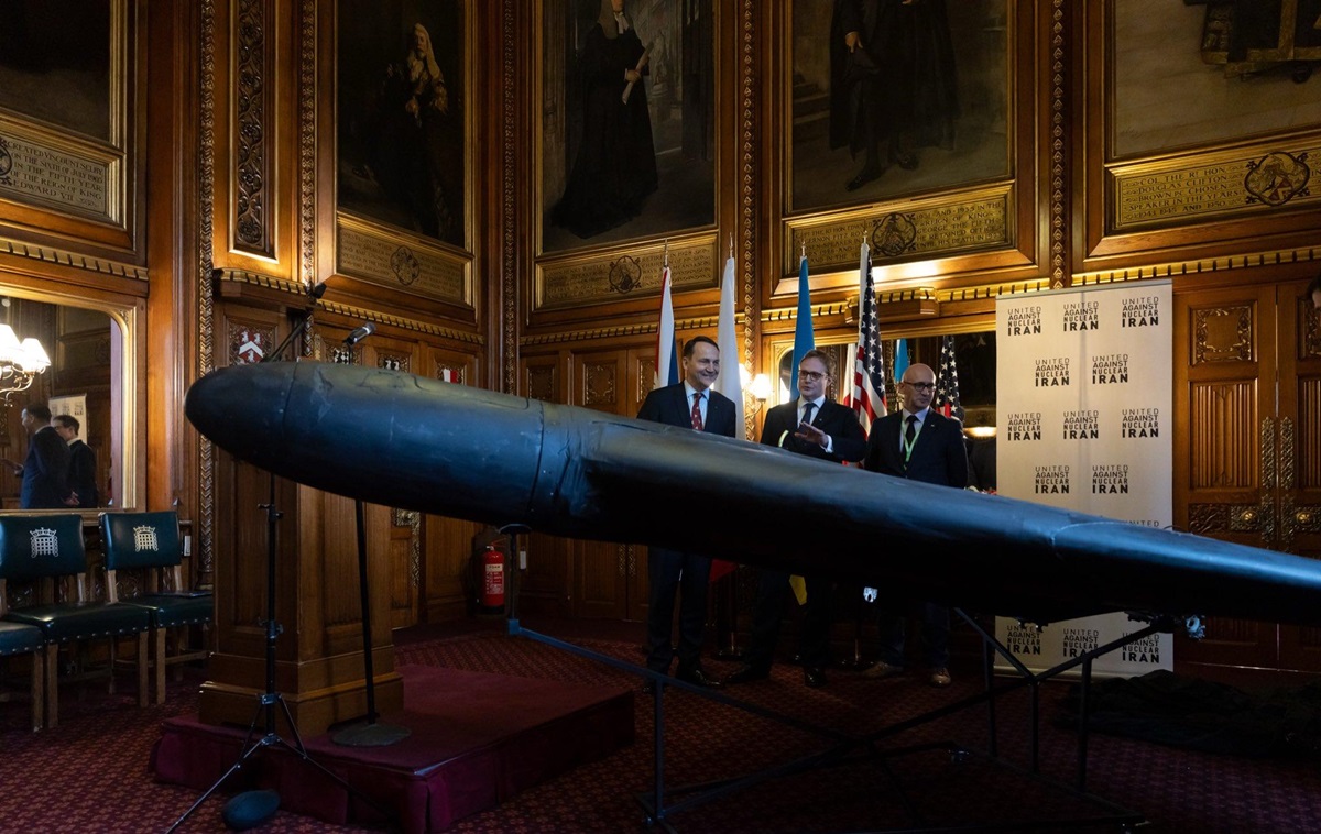 Новини світу - Сікорський показав іранський "шахед" у парламенті Великобританії