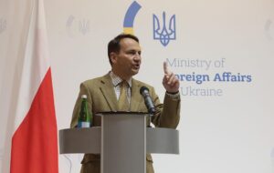 Новини України - Сікорський прибув з візитом в Україну