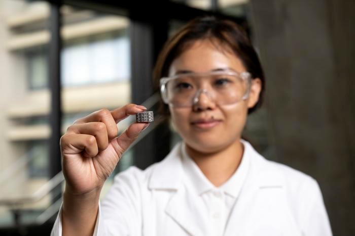 Вчені створили унікальні самозарядні імплантати для хребта