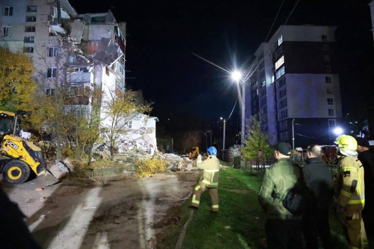 Вибух у Хмельницькому: під завалами знайшли тіло