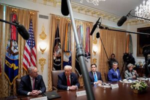 Новини світу - Високопосадовці Трампа оселяються на військових базах - ЗМІ