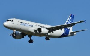Airbus відкликає тисячі літаків A320