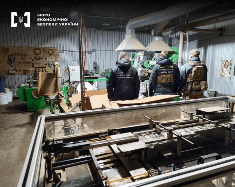 БЕБ викрило підпільну тютюнову фабрику на Буковині