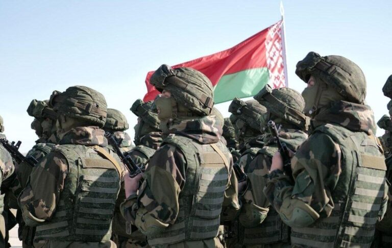 Білорусь готова розмістити свої “миротворчі” війська в Україні