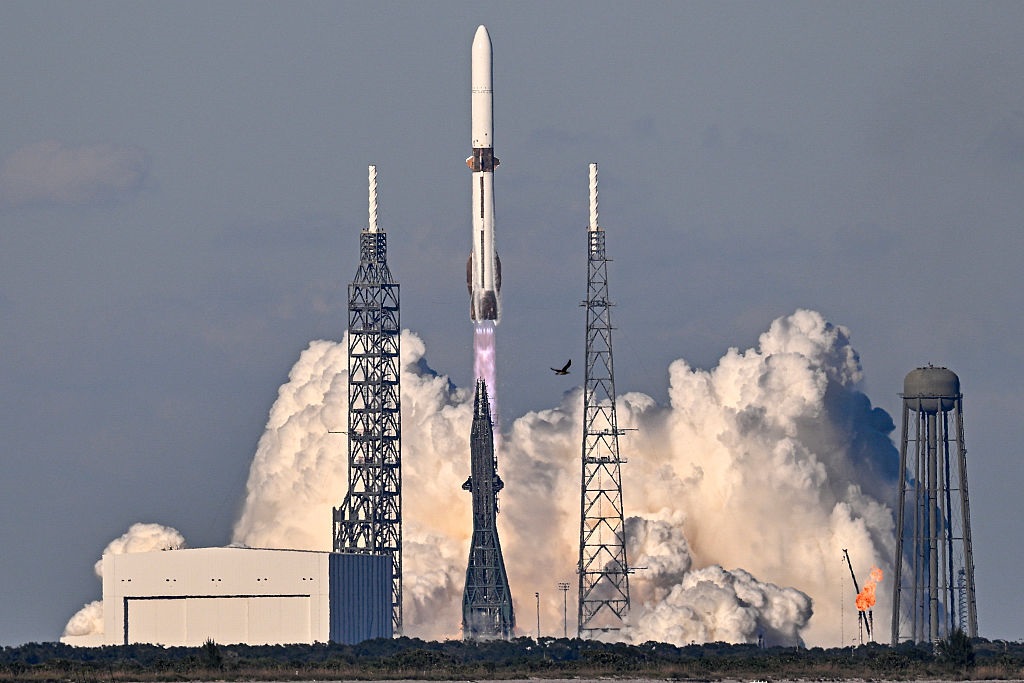 Технології - Blue Origin вперше зловила бустер ракети після запуску