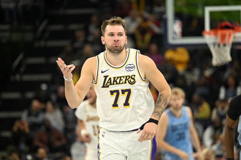 Дончич випередив легенду Лейкерс за кількістю очок на початку сезону