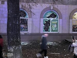 Дрон влучив по цивільній інфраструктурі у Сумах