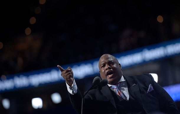 Новини політики - Духовний радник Трампа розкритикував Мирний план США