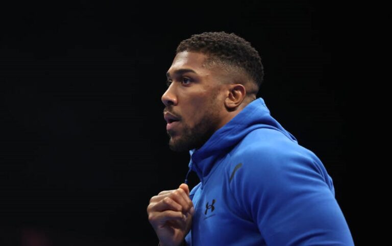 Джошуа готується до бою з Полом: інсайдер розкрив деталі