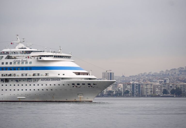 Ердоган не пустив російський лайнер до Стамбула