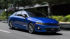 Авто новини - Kia відкликає 250 тисяч K5 через ризик займання паливного бака