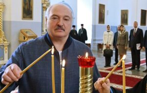 Лукашенко помилував ксьондзів, ув’язнених за “тяжкі злочини” проти Білорусі