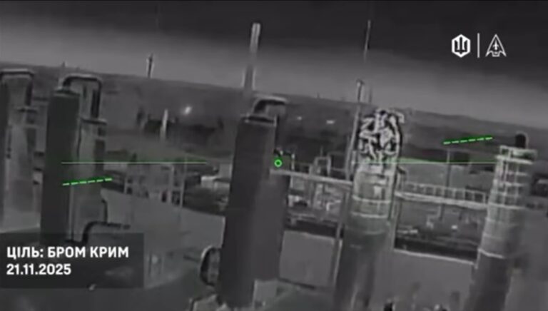 Мадяр показав ураження хімзаводу в Криму