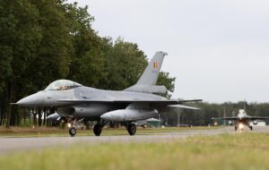 Новини світу - Над авіабазою у Бельгії зафіксували невідомі дрони