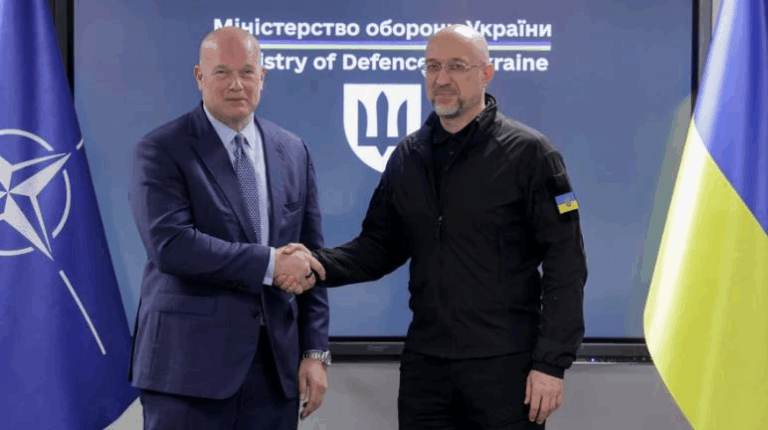 Посол США при НАТО вперше відвідав Україну